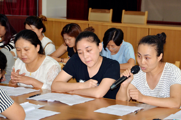 用心護(hù)理查房 確保護(hù)理質(zhì)量——張店區(qū)人民護(hù)理部開(kāi)展護(hù)理模擬查房2_副本.jpg